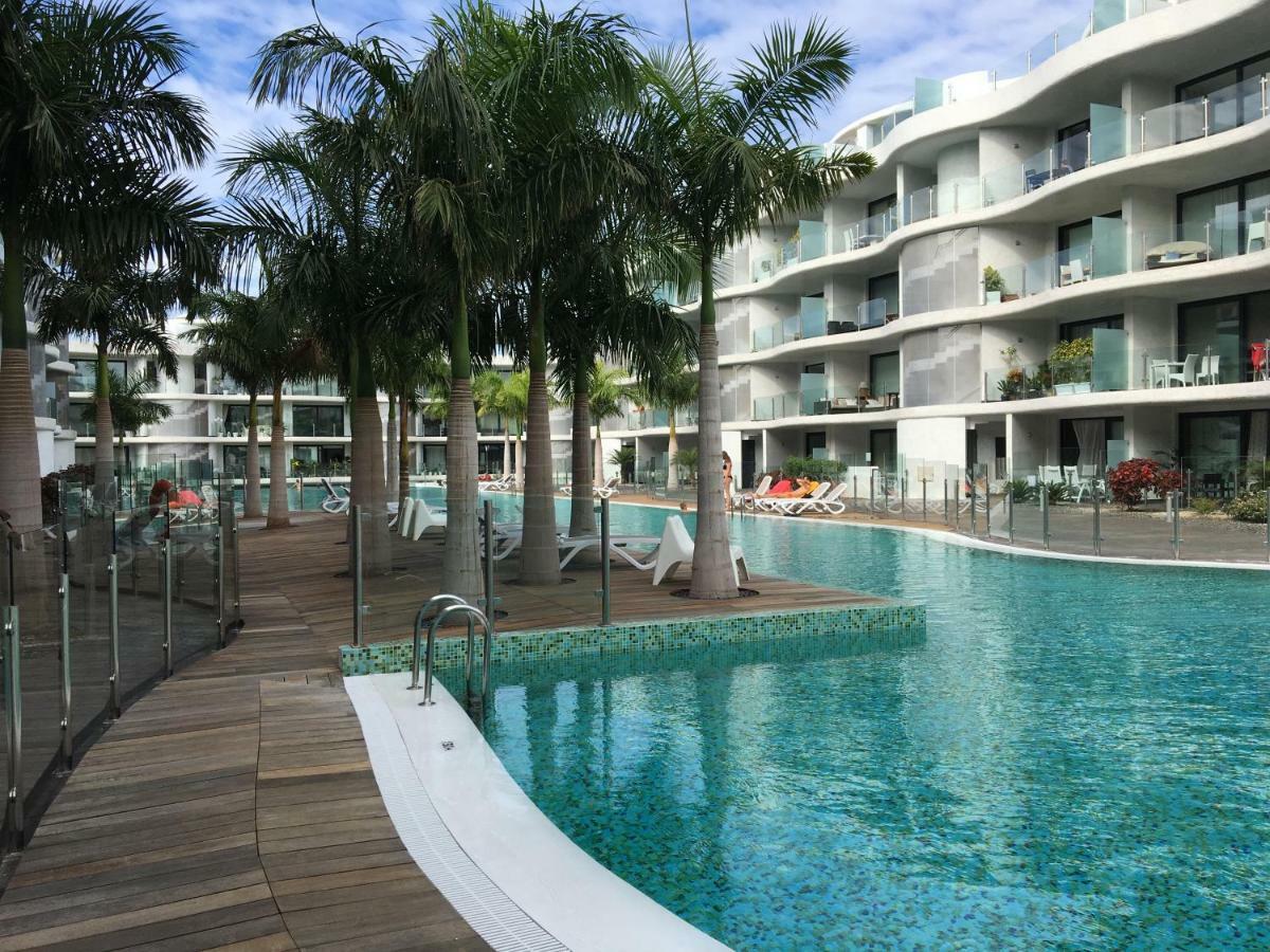The Waves, Luxurious 5*, Wifi, Olympic Pool 公寓 *